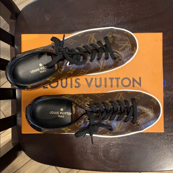 COPY - Louis Vuitton Frontrow Sneaker - Picture 2 of 3